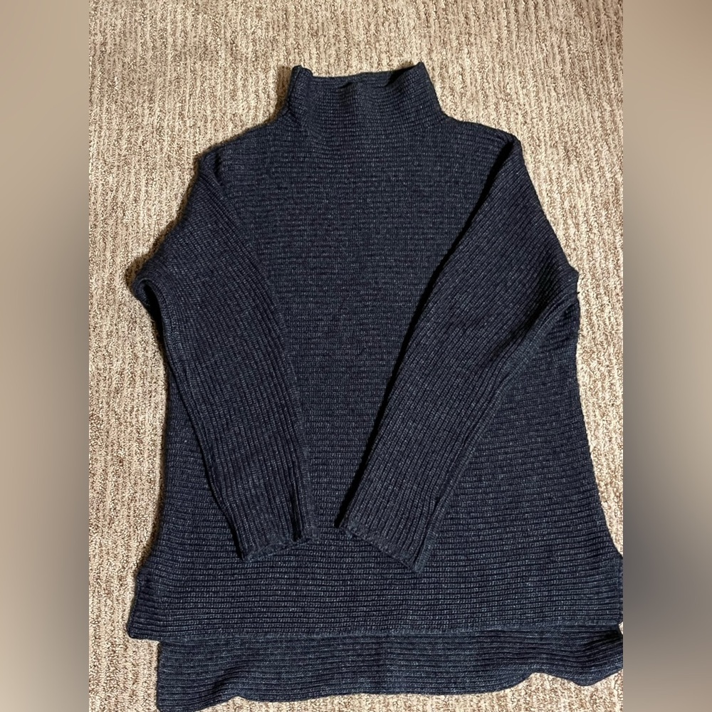 Sweater mock turtleneck long sleeve navy blue never worn